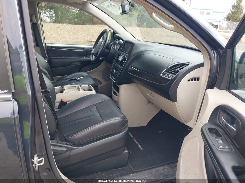 2014 Chrysler Town & Country Touring