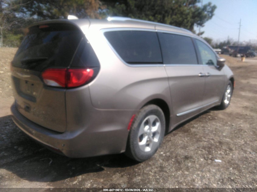 2017 Chrysler Pacifica Touring-L Plus