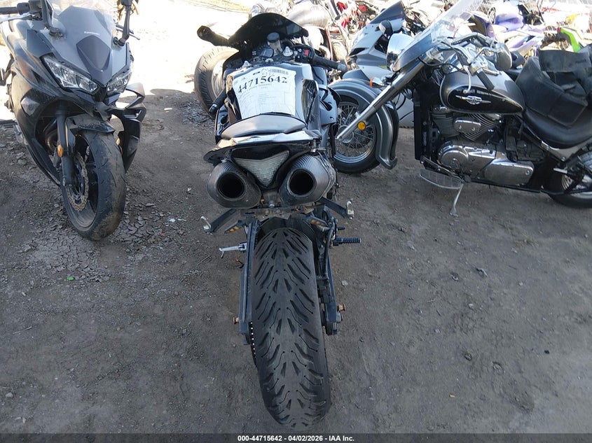 2011 Yamaha Yzfr1 VIN: JYARN23E0BA011102 Lot: 44715642