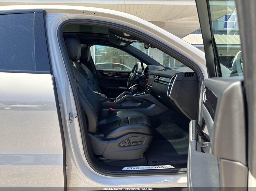 2023 Porsche Cayenne Coupe Platinum Edition