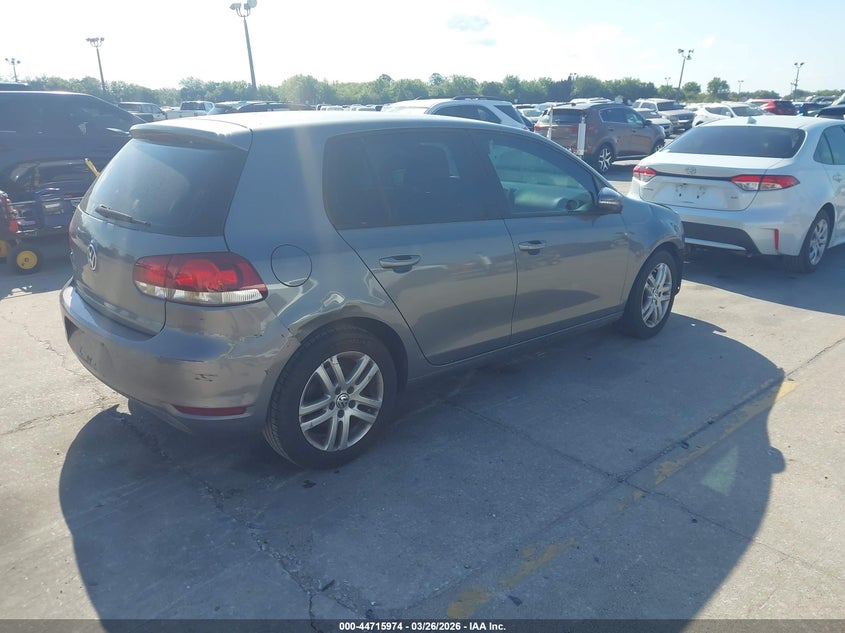 2010 Volkswagen Golf 4-Door