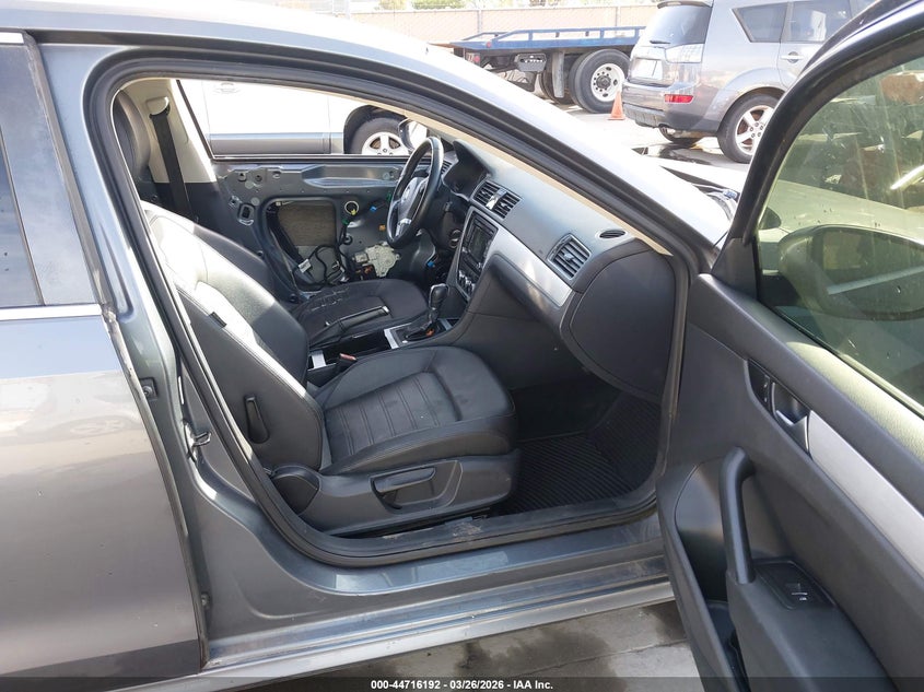 2012 Volkswagen Passat 3.6L V6 Se