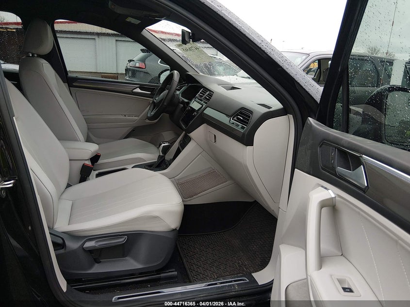 2022 Volkswagen Tiguan 2.0T Se R-Line Black