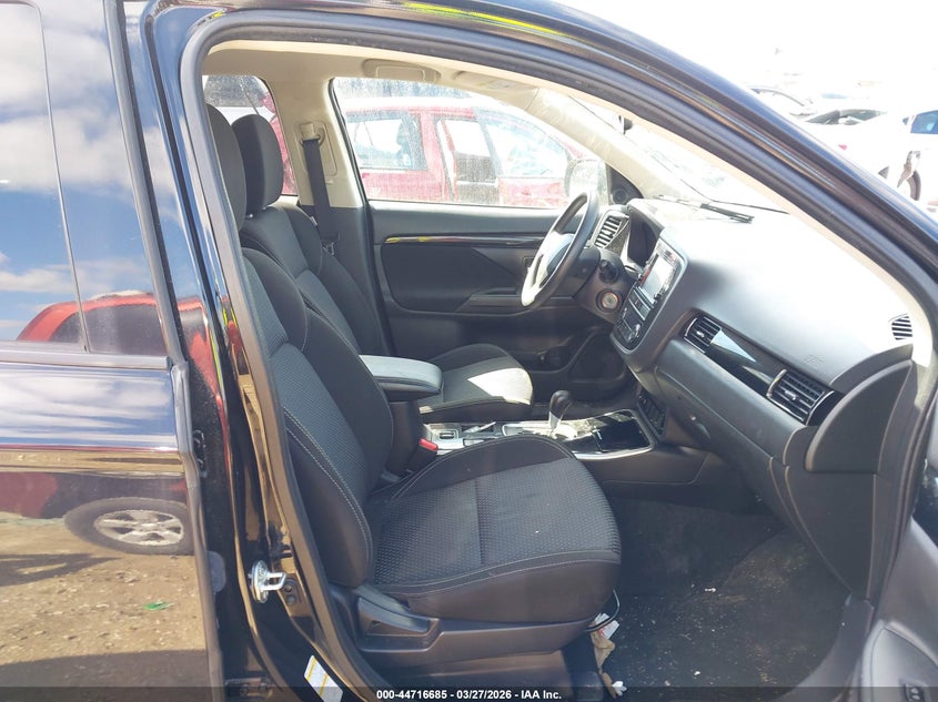 2019 Mitsubishi Outlander Es