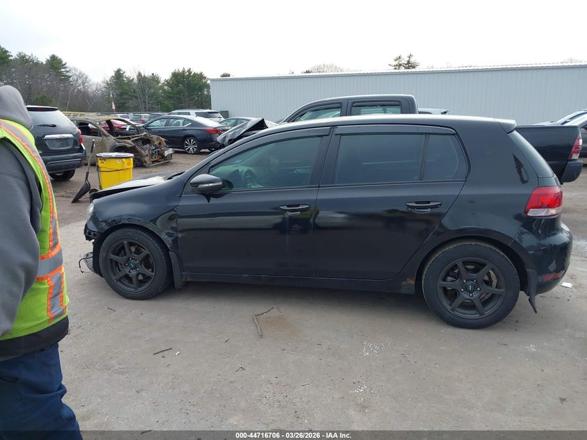 2010 Volkswagen Golf 4-Door VIN: WVWDB7AJ6AW414975 Lot: 44716706