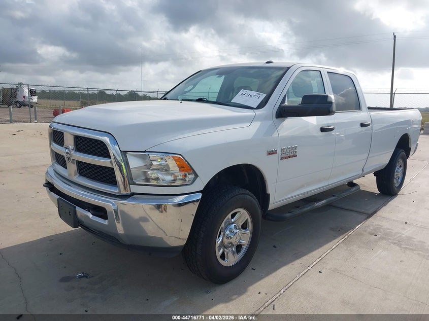 2018 Ram 2500 3C6UR5HJ2JG390105 photo 1