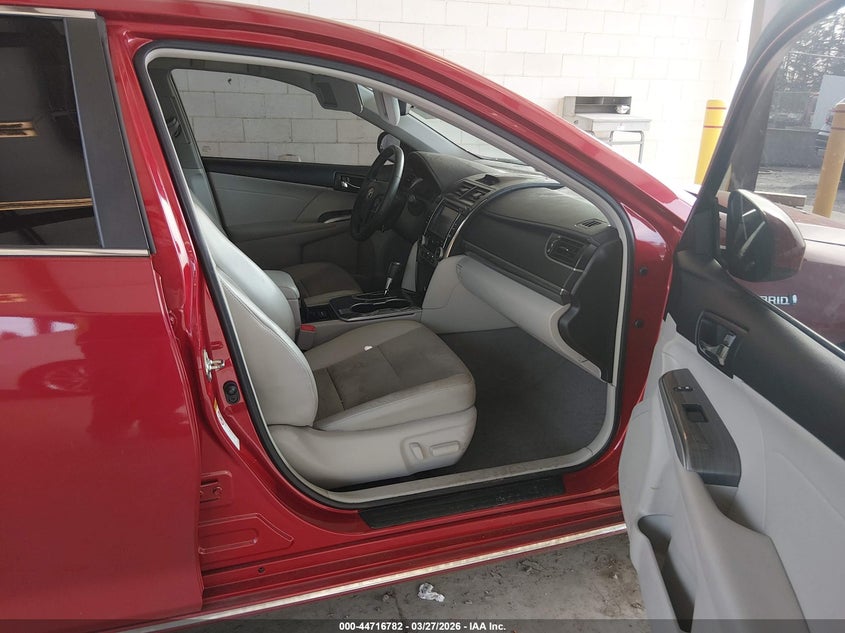 2014 Toyota Camry Hybrid Xle