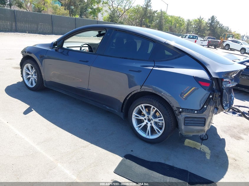 2022 Tesla Model Y Long Range Dual Motor All-Wheel Drive