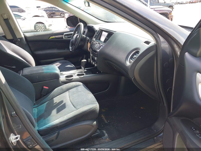 2013 Nissan Pathfinder Sv