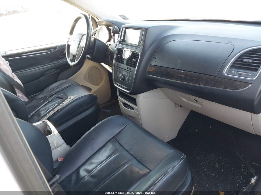 2014 Chrysler Town & Country Touring