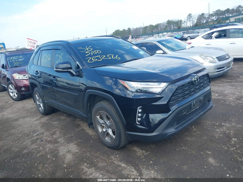 2024 TOYOTA RAV4 XLE