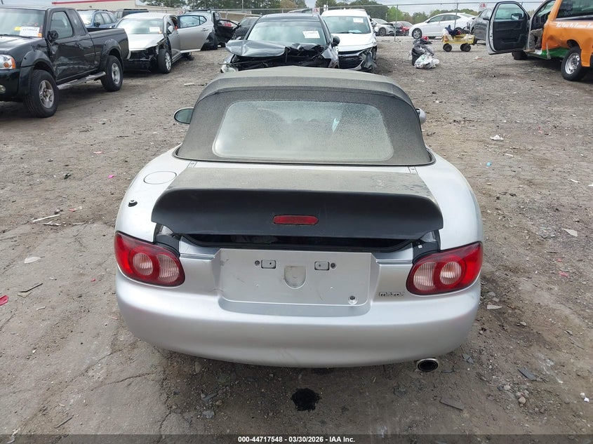 2002 Mazda Mx-5 Miata Cloth/Ls/Se VIN: JM1NB353720222090 Lot: 44717548