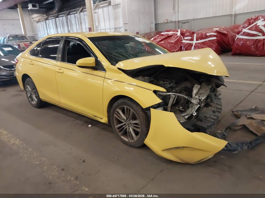 2015 TOYOTA CAMRY SE