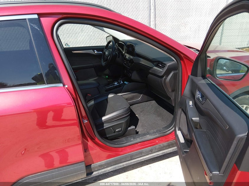 2022 Ford Escape Titanium Hybrid