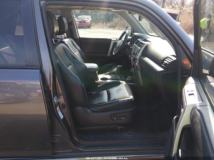 2011 TOYOTA 4RUNNER auction photo 5