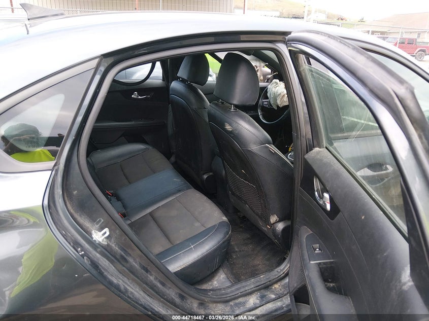 VIN 3KPF34AD4ME278066 2021 KIA FORTE GT-LINE