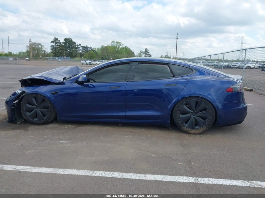 2022 Tesla Model S Dual Motor All-Wheel Drive VIN: 5YJSA1E57NF461043 Lot: 44718559