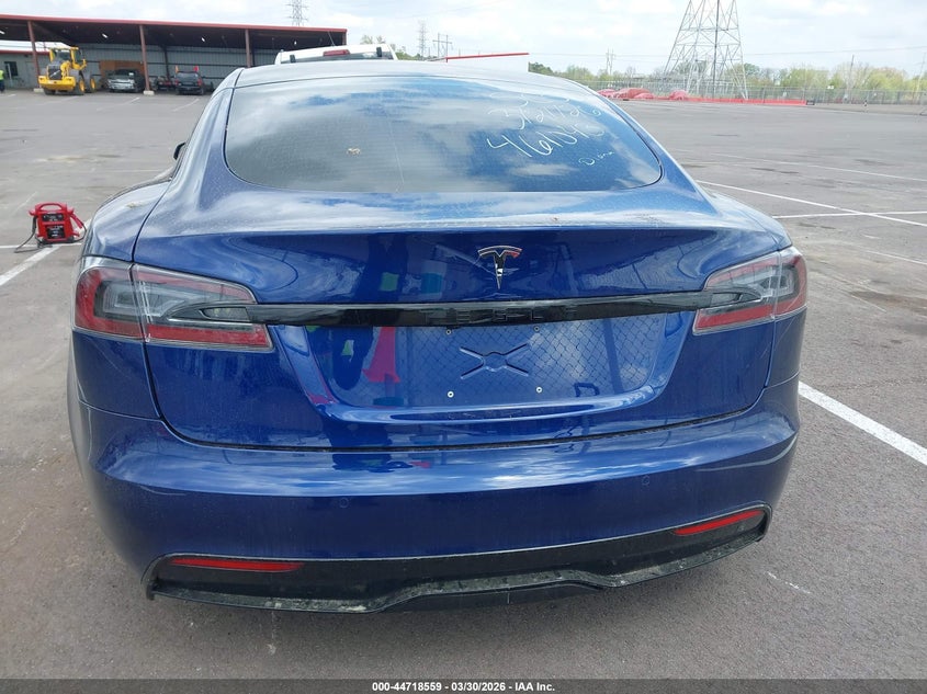 2022 Tesla Model S Dual Motor All-Wheel Drive VIN: 5YJSA1E57NF461043 Lot: 44718559