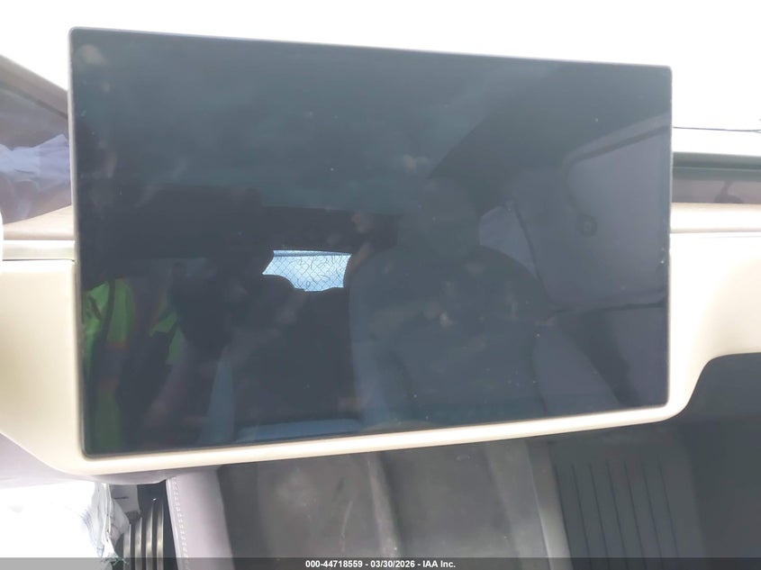 2022 Tesla Model S Dual Motor All-Wheel Drive VIN: 5YJSA1E57NF461043 Lot: 44718559