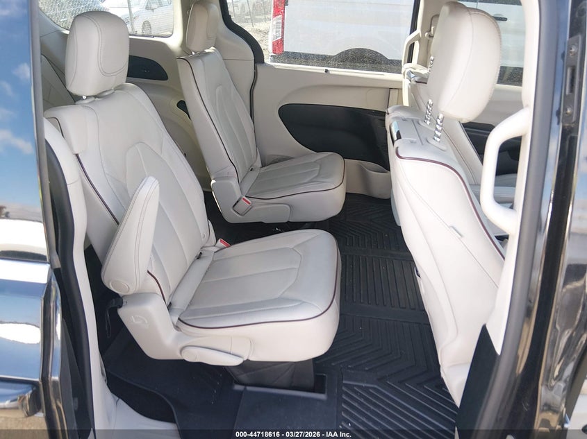 2018 Chrysler Pacifica Limited VIN: 2C4RC1GG0JR117852 Lot: 44718616