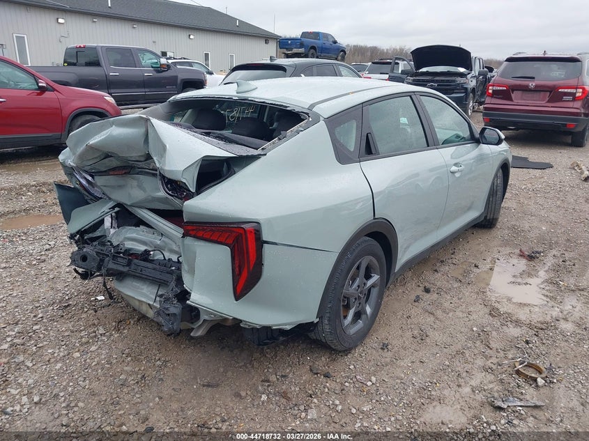 Vin: 3kpft4de1se046297, lot: 45215882, kia k4 lxs 20254