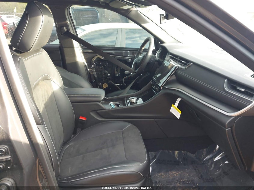 2025 Jeep Grand Cherokee Altitude X 4X2