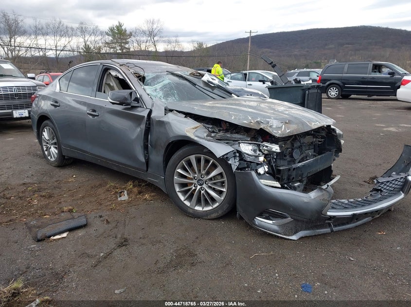 2023 INFINITI Q50 LUXE AWD