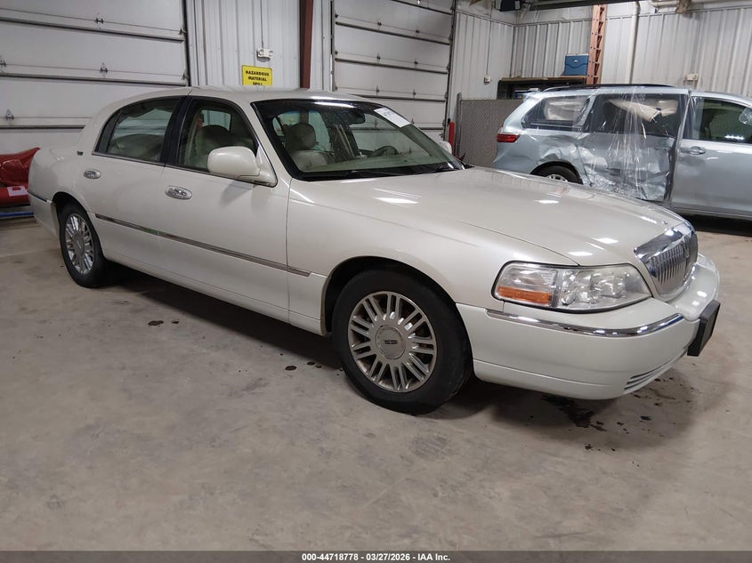 2007 Lincoln Town Car Signature Limited