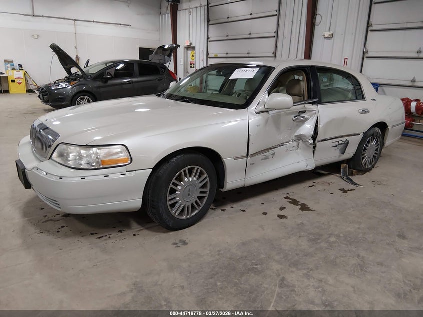 2007 Lincoln Town Car Signature Limited