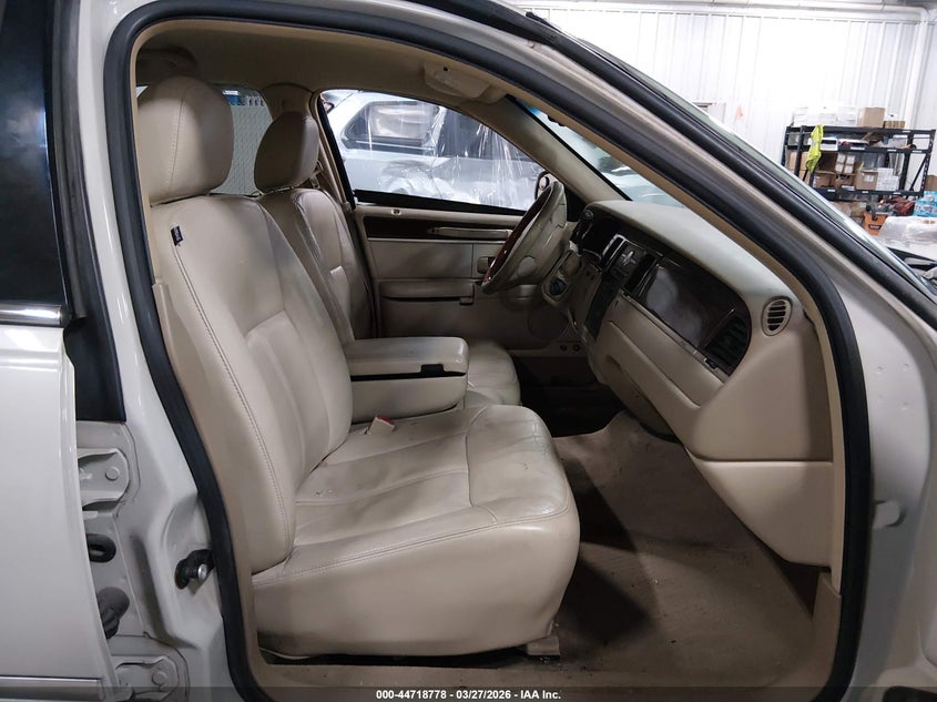 2007 Lincoln Town Car Signature Limited