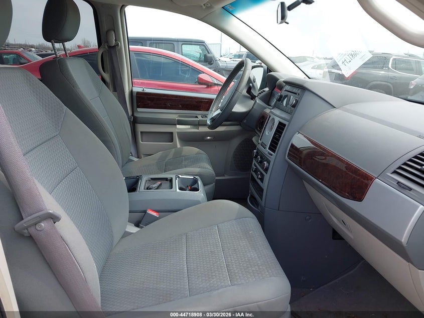 2009 Chrysler Town & Country Touring