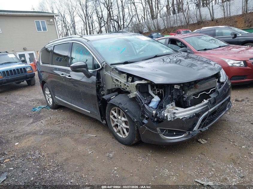 2020 Chrysler Pacifica Touring L
