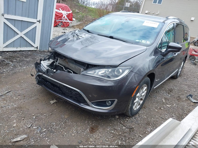 2020 Chrysler Pacifica Touring L