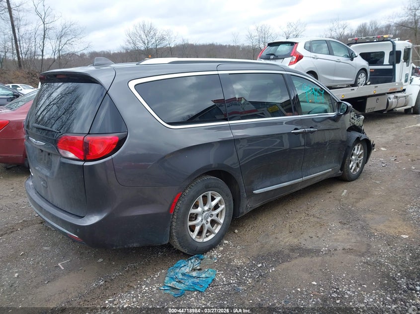 2020 Chrysler Pacifica Touring L