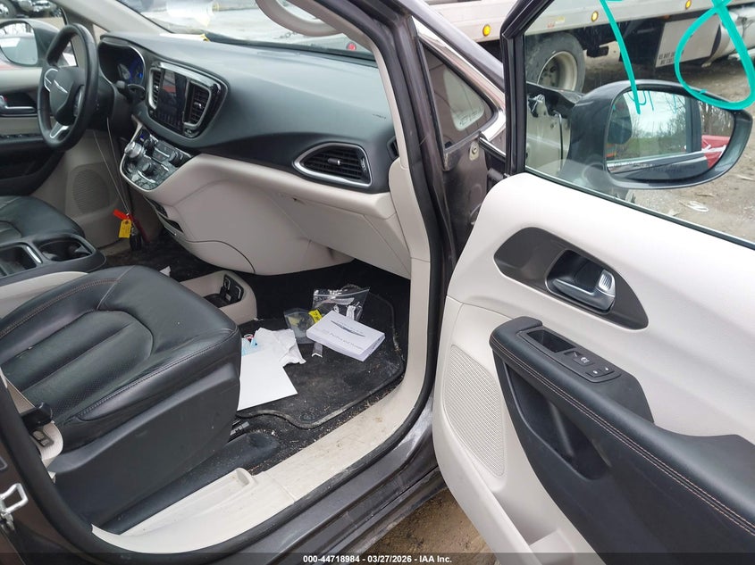 2020 Chrysler Pacifica Touring L