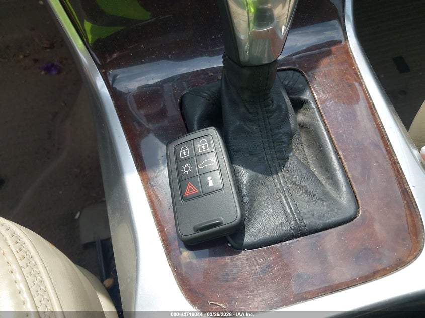 2013 Volvo Xc70 3.2 VIN: YV4952BZ1D1162068 Lot: 44719044