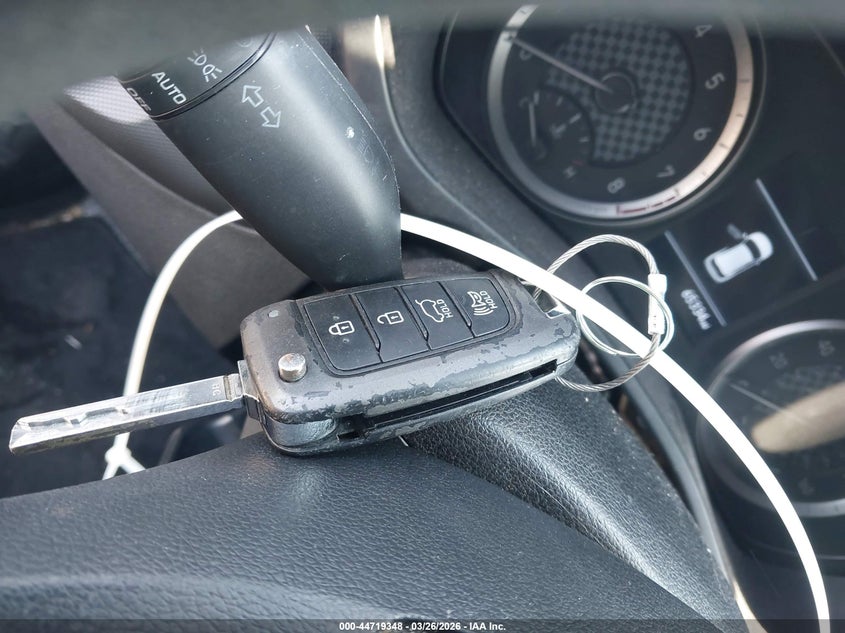 2019 Hyundai Veloster 2.0 VIN: KMHTG6AF1KU013359 Lot: 44719348