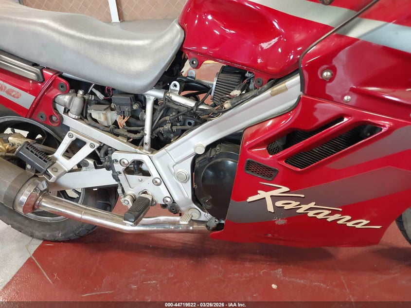 1991 Suzuki Gsx1100 F VIN: JS1GV72A4M2100797 Lot: 44719522