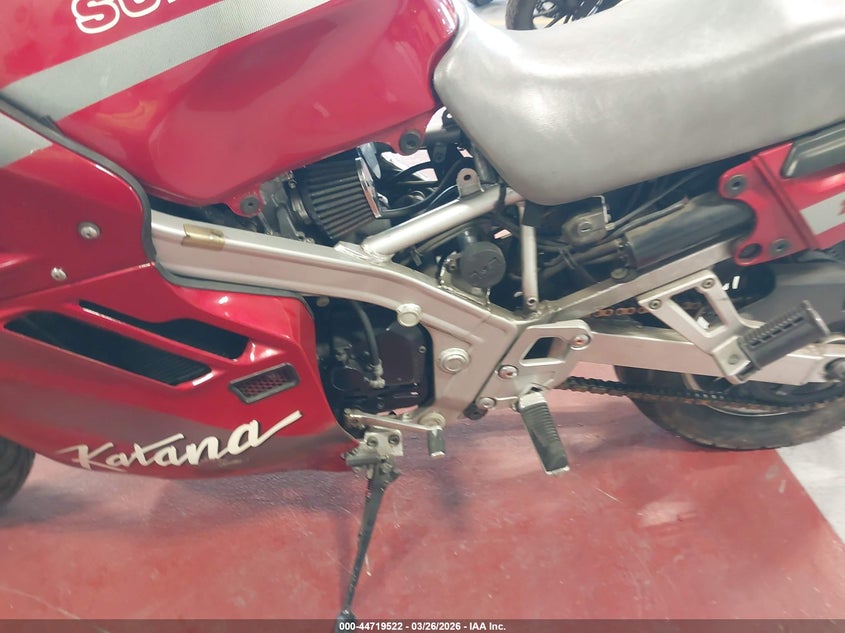 1991 Suzuki Gsx1100 F VIN: JS1GV72A4M2100797 Lot: 44719522