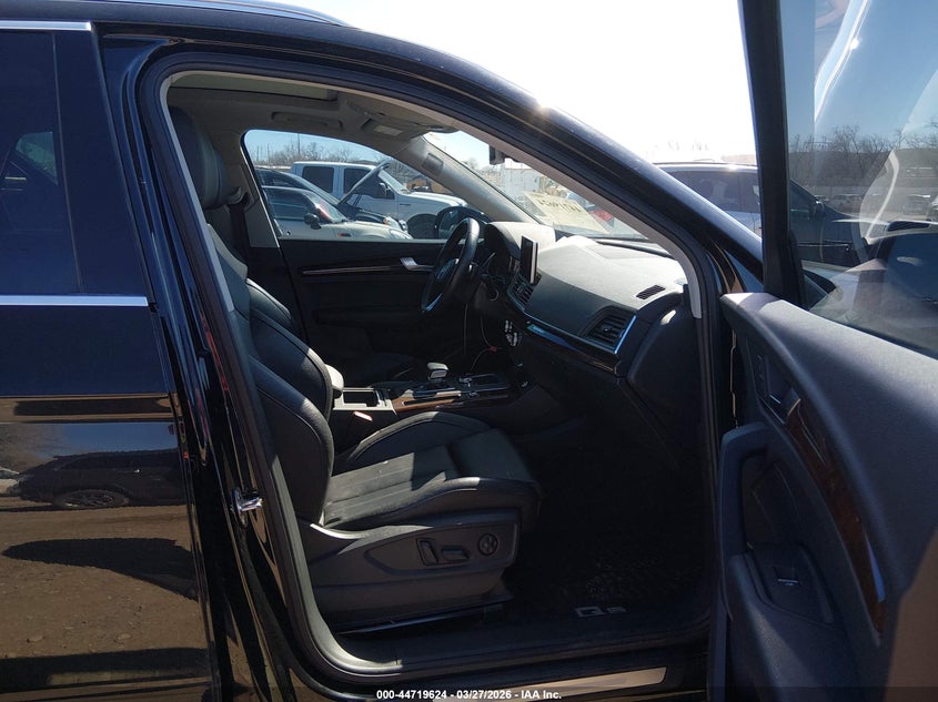 2018 Audi Q5 2.0T Premium/2.0T Tech Premium