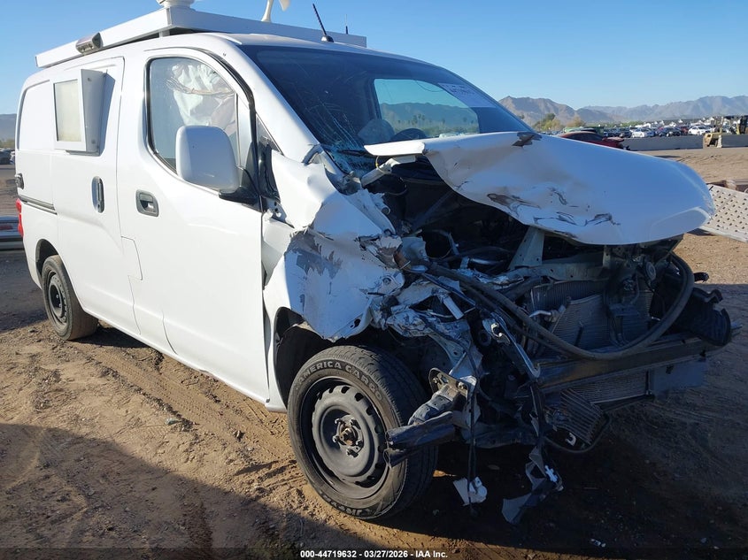 2015 NISSAN NV200 SV