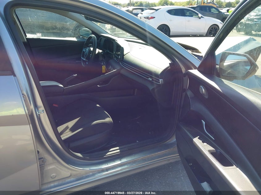 2021 Hyundai Elantra Se