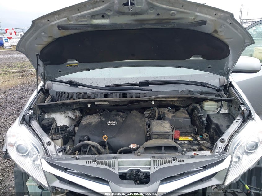 VIN 5TDYZ3DCXJS935684 2018 TOYOTA SIENNA XLE PREMIUM 8 PASSENGER