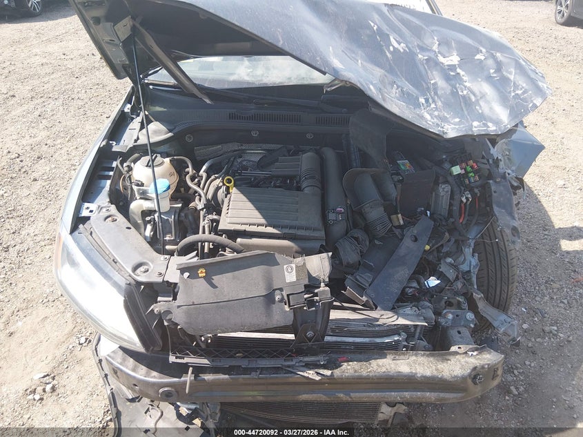 2016 VOLKSWAGEN JETTA auction photo 6
