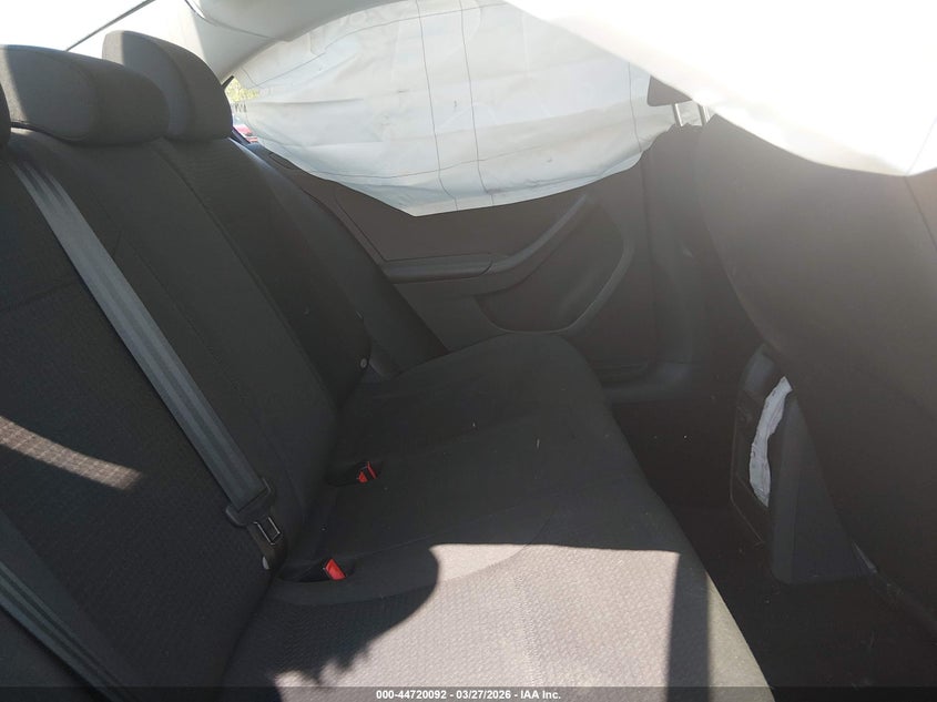 2016 VOLKSWAGEN JETTA auction photo 8