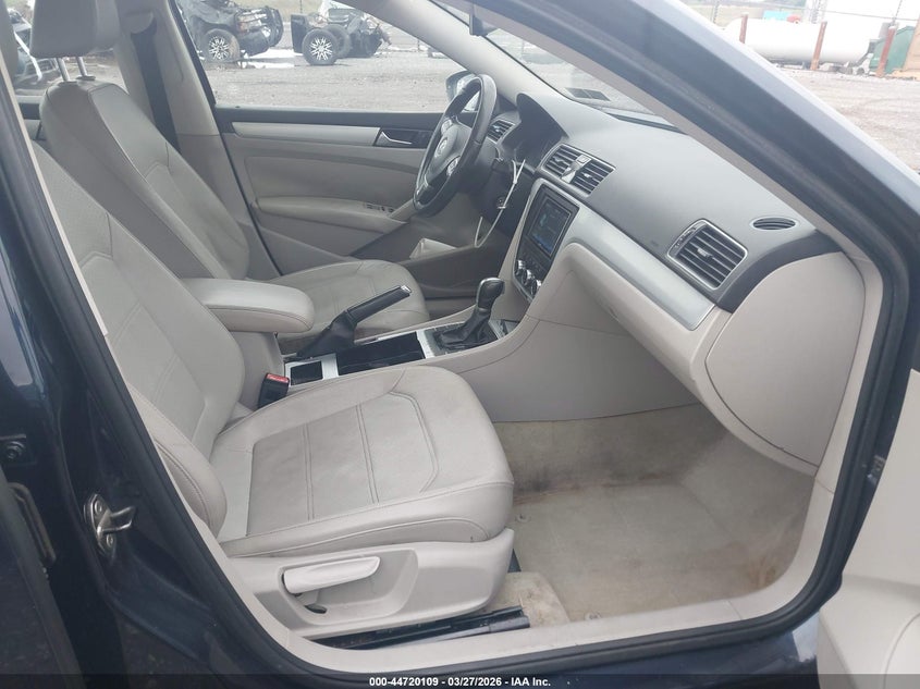 2012 Volkswagen Passat 2.5L Se