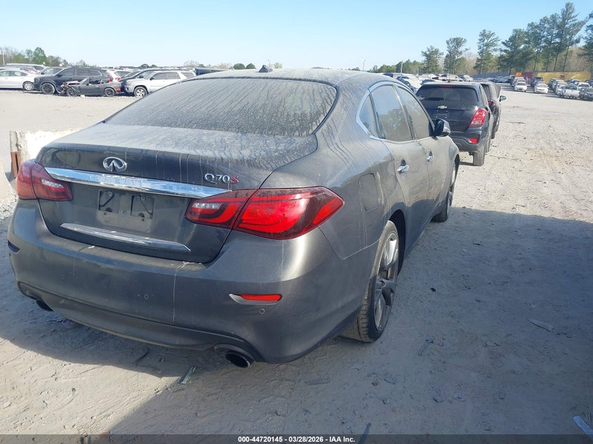 2015 Infiniti Q70 3.7