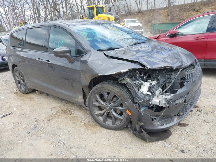 2018 Chrysler Pacifica Touring Plus