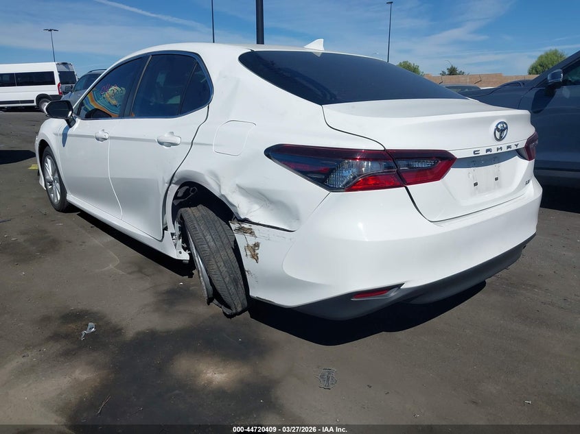 2022 Toyota Camry Le