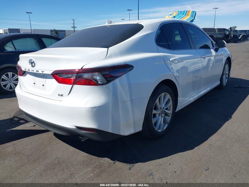 2022 Toyota Camry Le